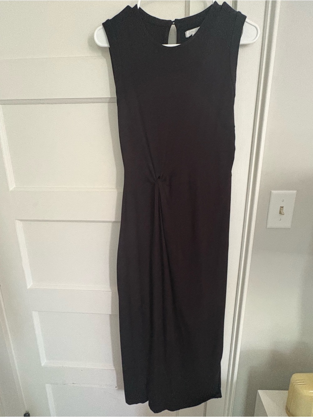 Sleeveless Black Midi Dress with Front Twist